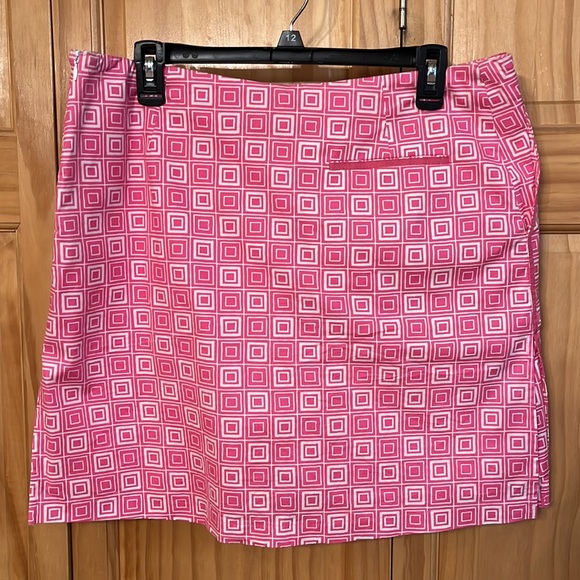 COPY - Beautiful pink and white Golftini Golf Skort - Picture 2 of 4
